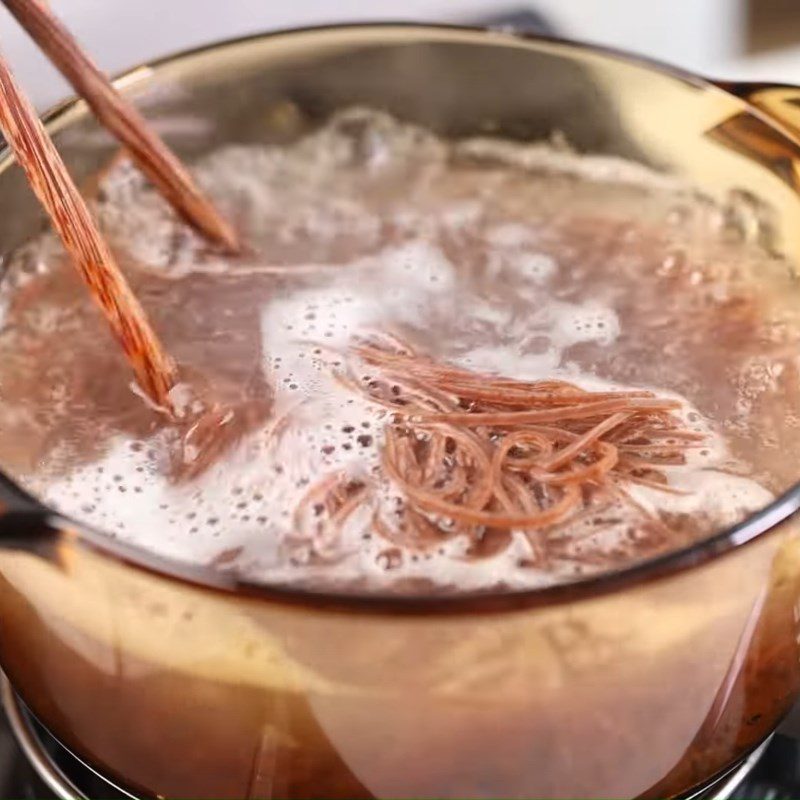 Step 4 Blanching pho for brown rice broth