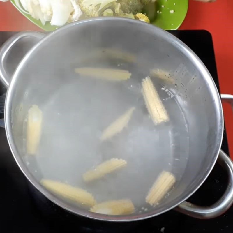 Step 3 Blanching vegetables Mixed stir-fried broccoli