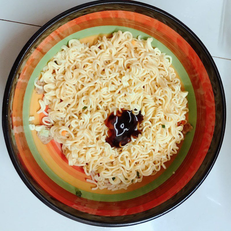 Step 2 Blanching and Marinating Noodles Stir-fried Noodles with Seaweed