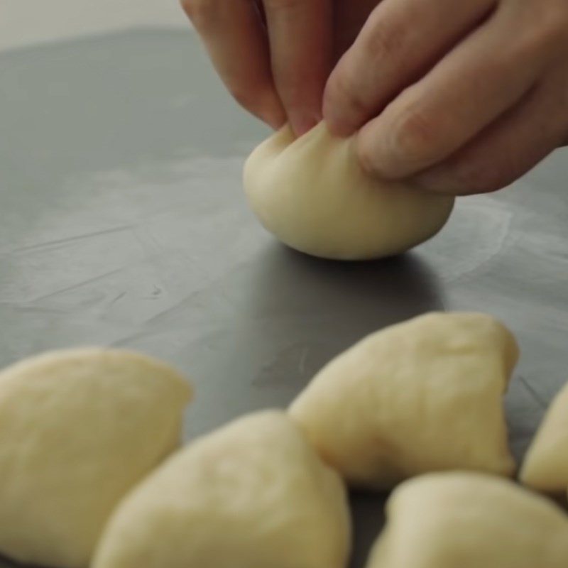 Step 4 Rolling the dough and shaping the bread Cheese bread using a pan