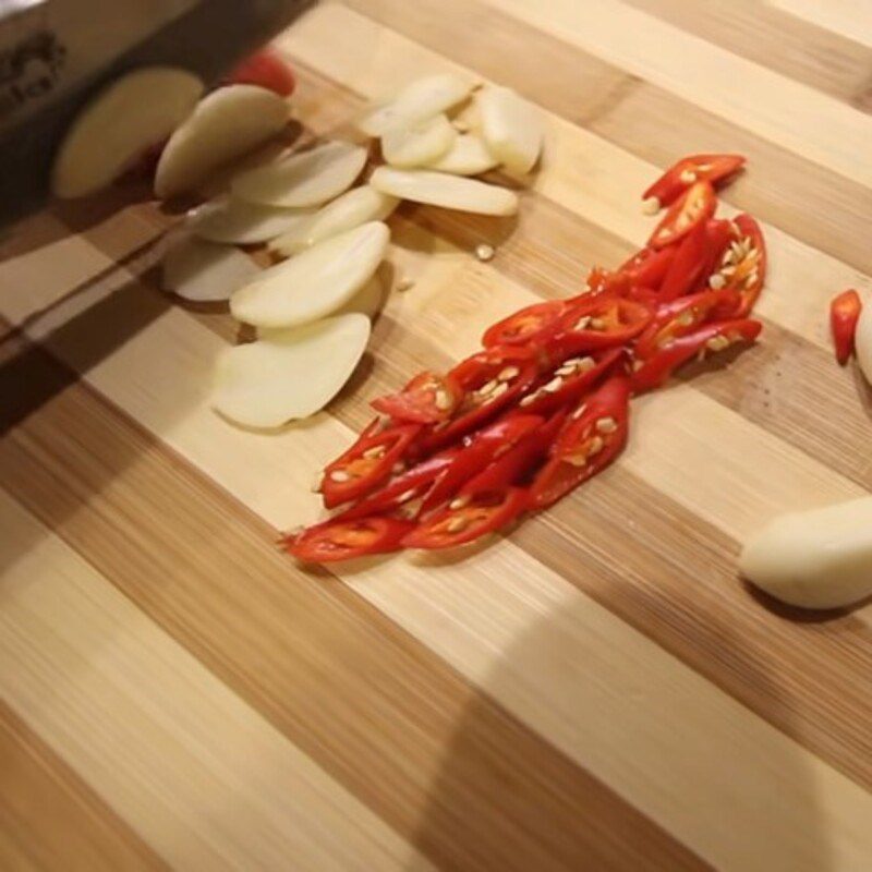 Step 4 Ferment the spring rolls and finish sour beef spring rolls from ground beef