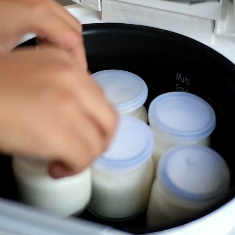 Step 4 Making yogurt with a rice cooker Yogurt from fresh milk (incubated with a rice cooker)