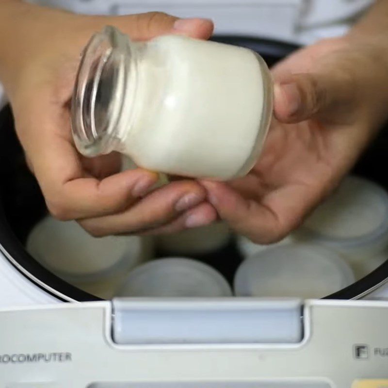 Step 4 Making yogurt with a rice cooker Yogurt from fresh milk (incubated with a rice cooker)