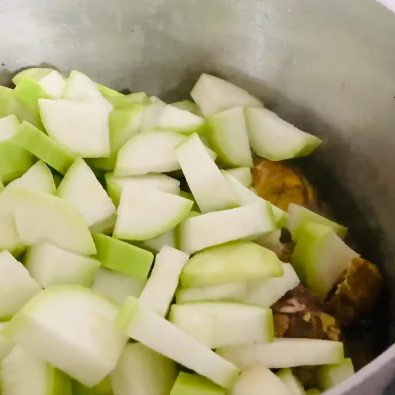 Step 3 Stewed gourd with eggs Stewed fertilized duck eggs with gourd and Vietnamese coriander