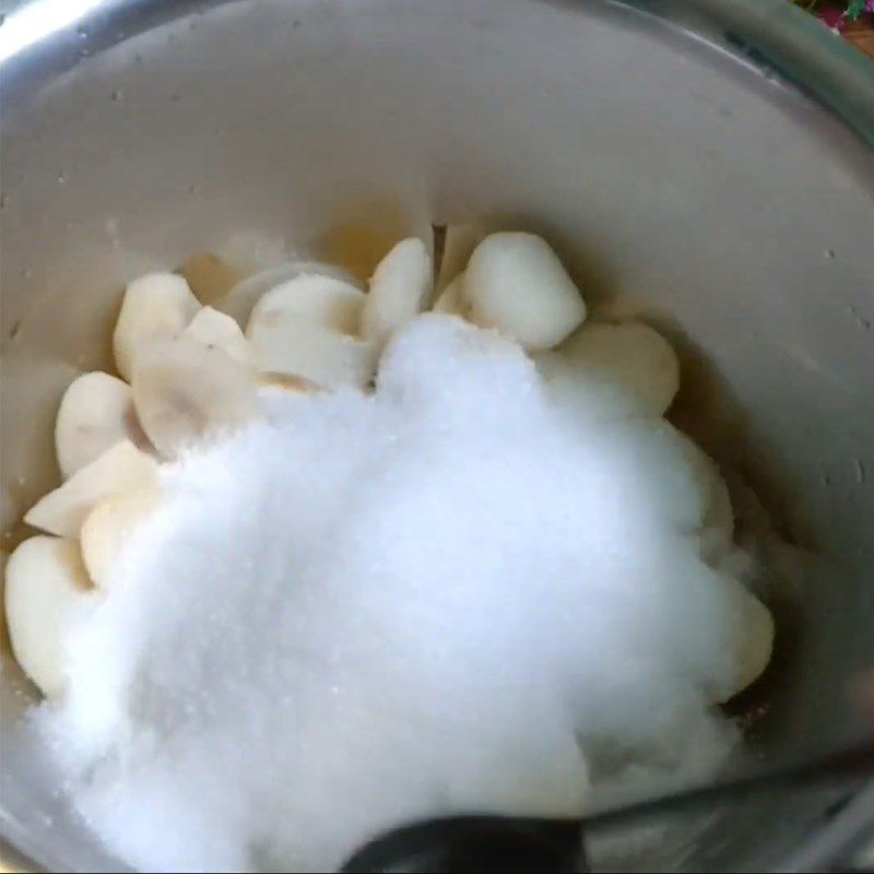 Step 3 Marinate the taro with sugar Taro jam