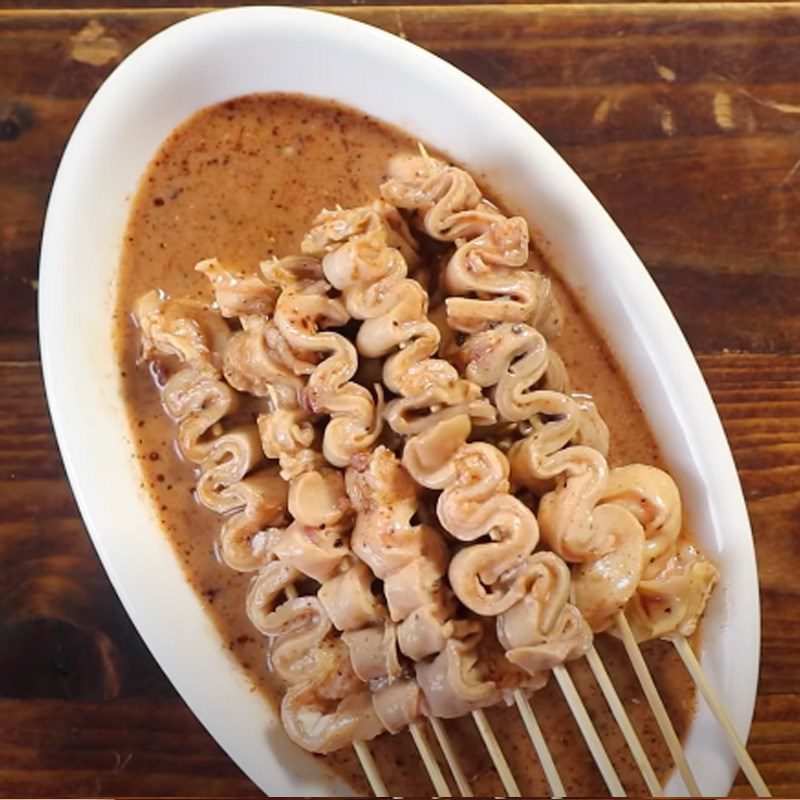 Step 2 Marinating the intestines Grilled five-spice intestines