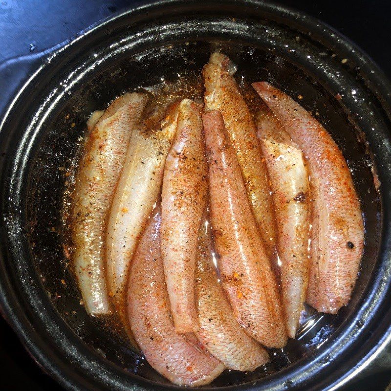 Step 2 Marinate the fish Goby fish with pepper