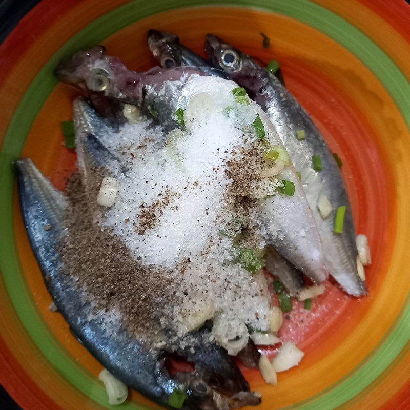 Step 2 Marinate the fish Sour mackerel soup