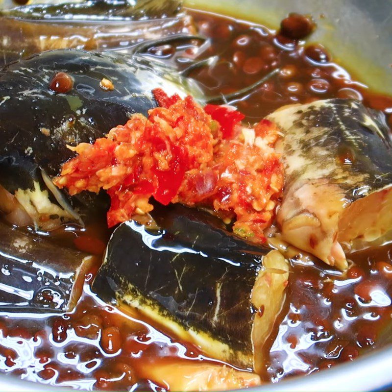 Step 2 Marinate fish Ngat fish with soy sauce