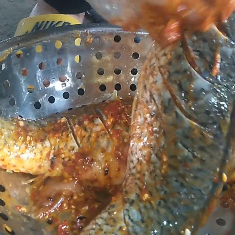 Step 2 Marinating the fish Grilled carp with salt and chili