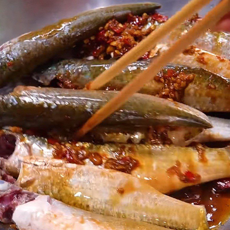 Step 3 Marinate the fish Braised mullet