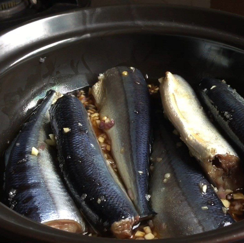 Step 2 Marinating fish Mackerel cooked in pepper