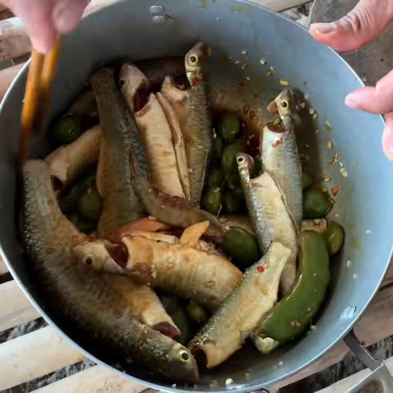 Step 3 Marinate the fish, Fish braised with tamarind