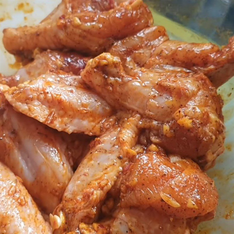 Step 2 Marinate the chicken wings Five-spice chicken wings using an air fryer