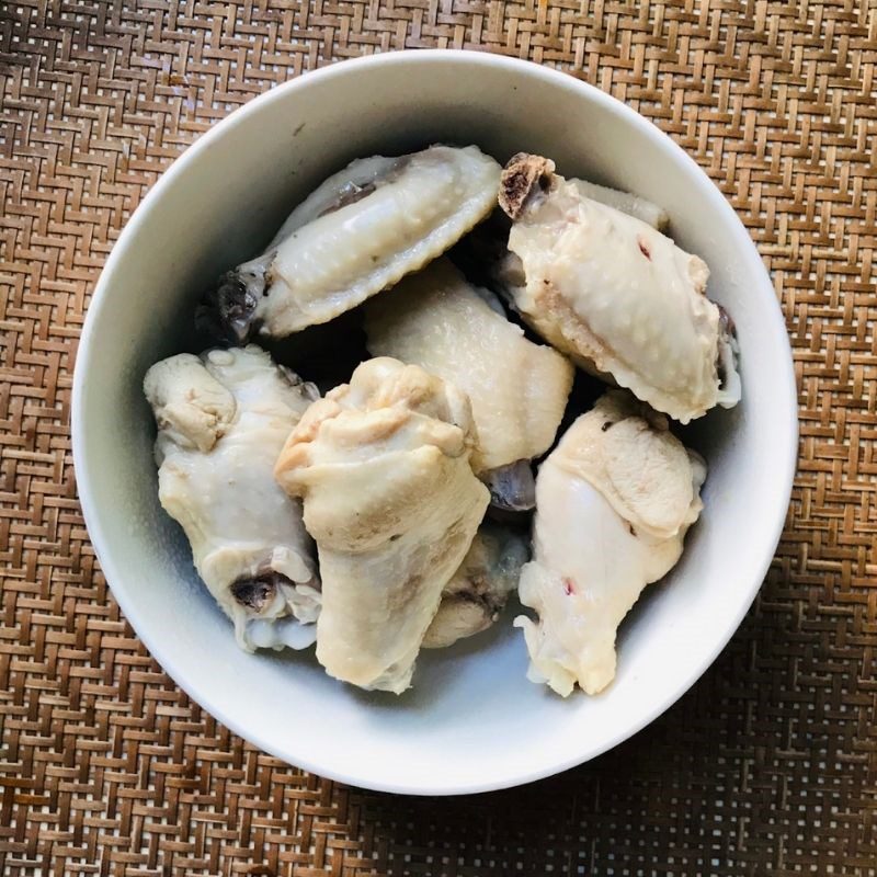 Step 3 Marinate the chicken wings Sweet and sour fried chicken wings