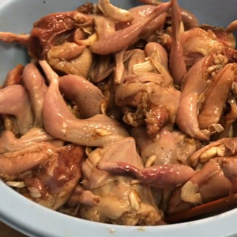 Step 2 Marinating quail Grilled quail with honey and garlic powder