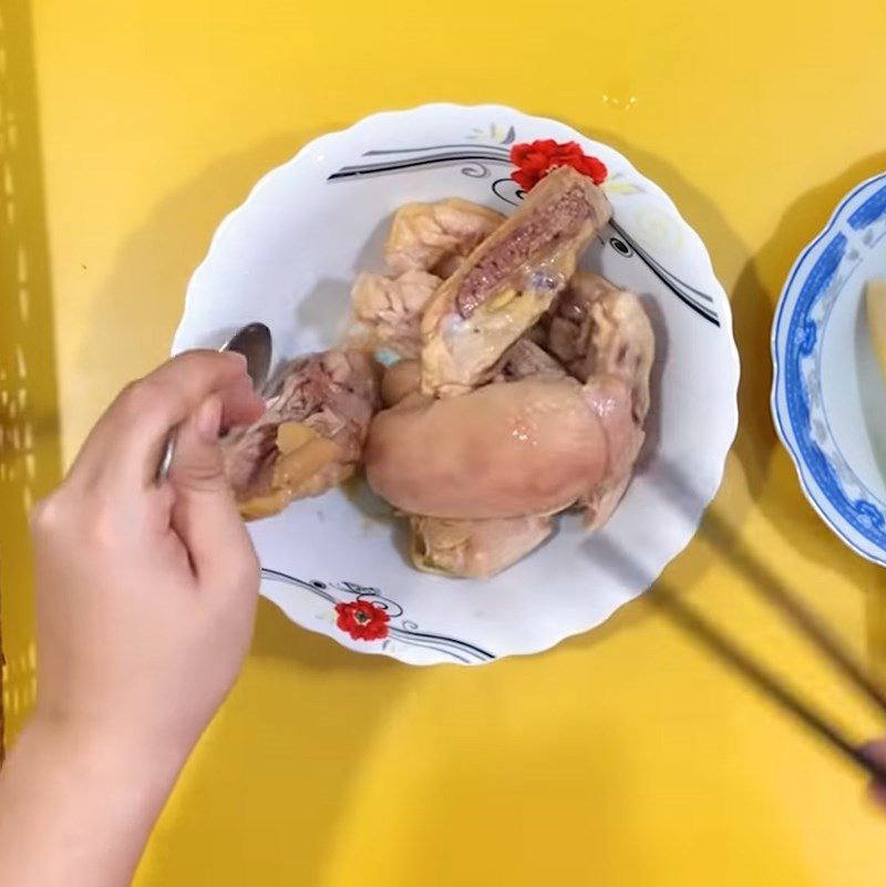 Step 2 Marinate the chicken Fried chicken with lemongrass, chili, and garlic