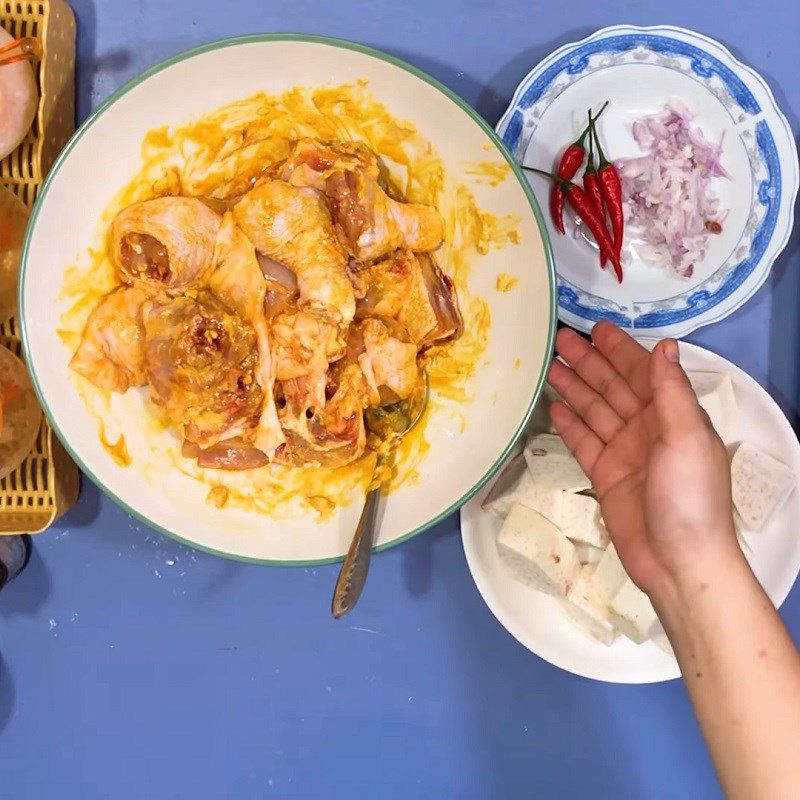 Step 3 Marinate the chicken Braised chicken with fermented tofu