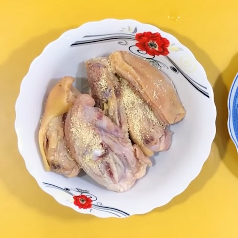 Step 2 Marinate the chicken Fried chicken with lemongrass, chili, and garlic