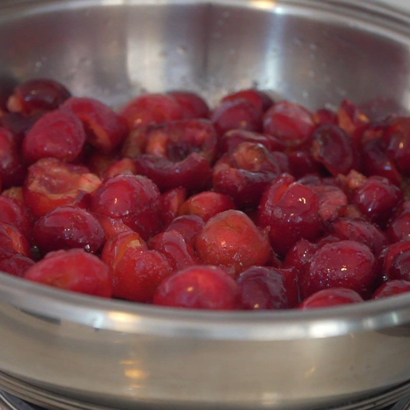 Step 2 Marinate the cherry Cherry jam