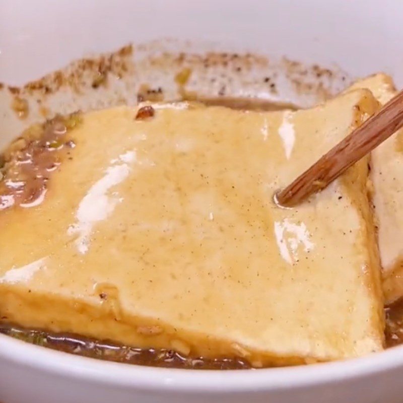 Step 2 Marinate the fried tofu Tofu rolls with king oyster mushrooms and fried tofu