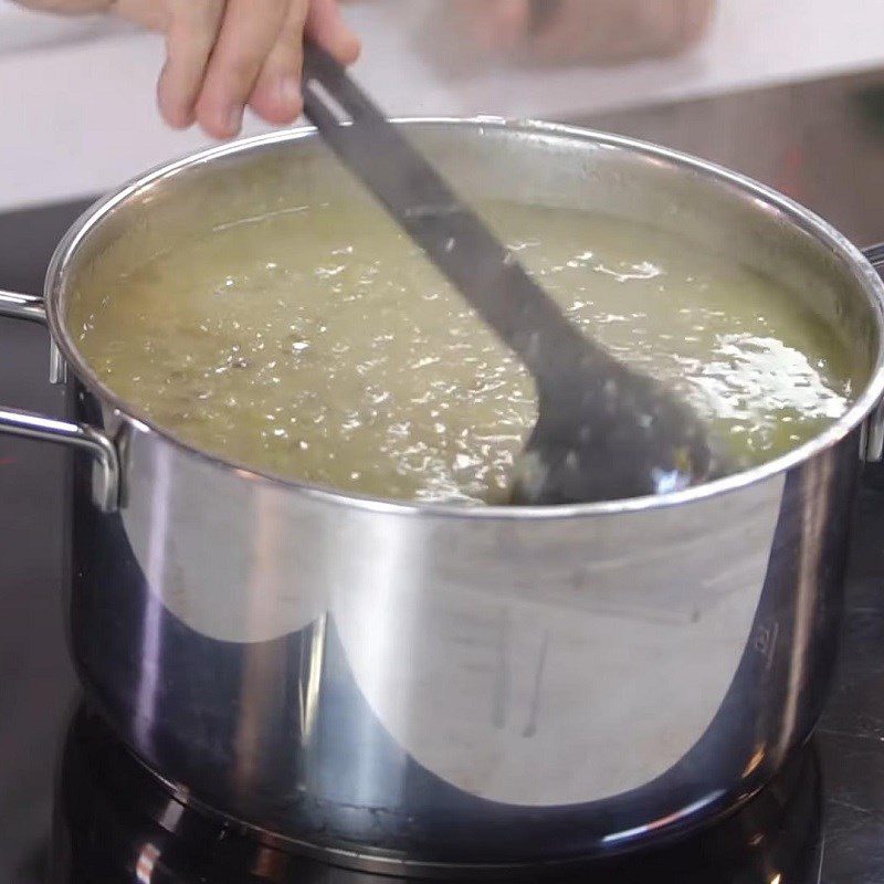 Step 2 Marinate and stir-fry the meat Duck porridge