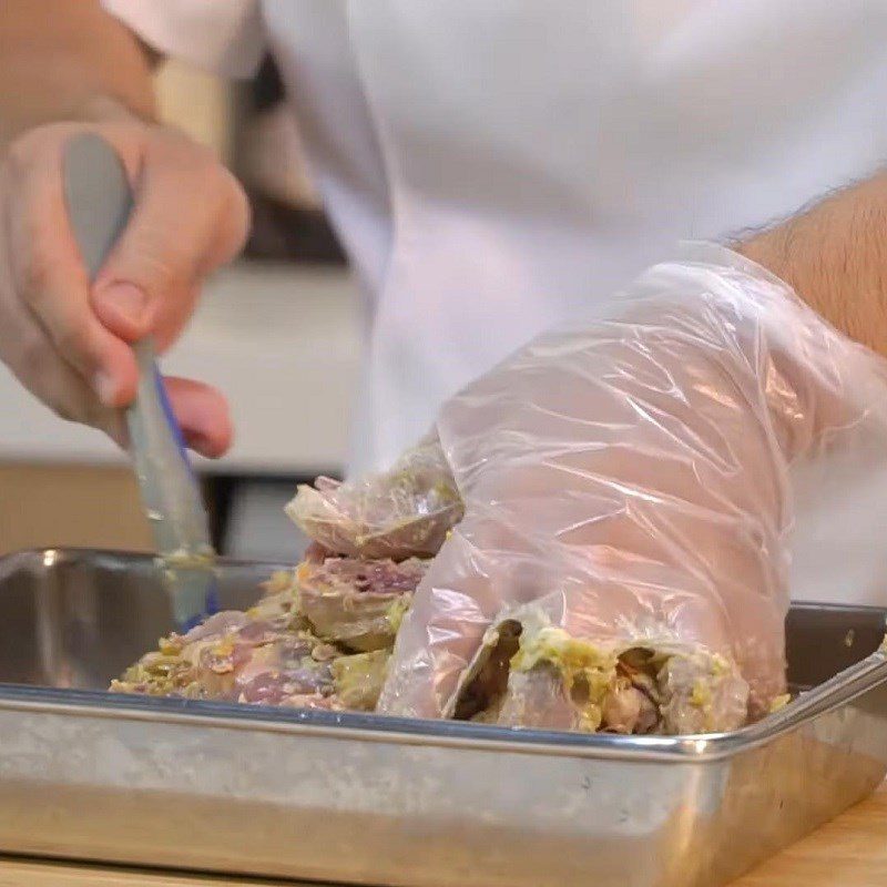 Step 2 Marinate and stir-fry the meat Duck porridge