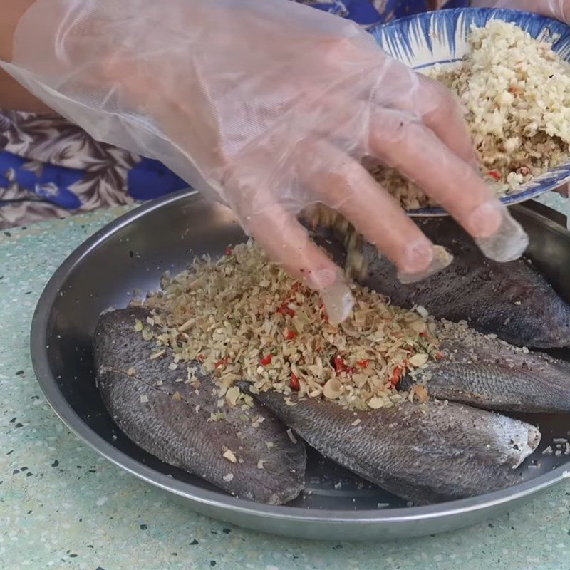 Step 3 Marinate the dried snakehead fish Dried snakehead fish fried with lemongrass and chili