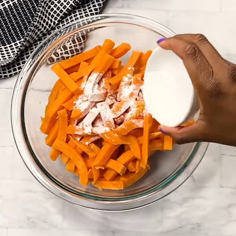 Step 3 Marinate the sweet potatoes Spiced sweet potatoes fried in an air fryer