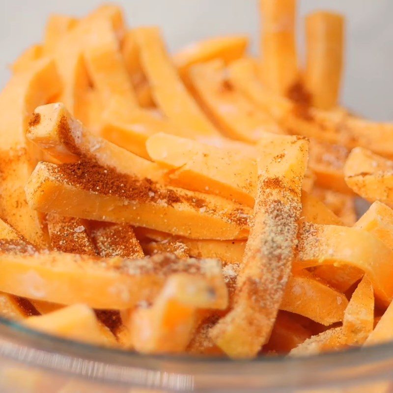 Step 3 Marinate the sweet potatoes Spiced sweet potatoes fried in an air fryer