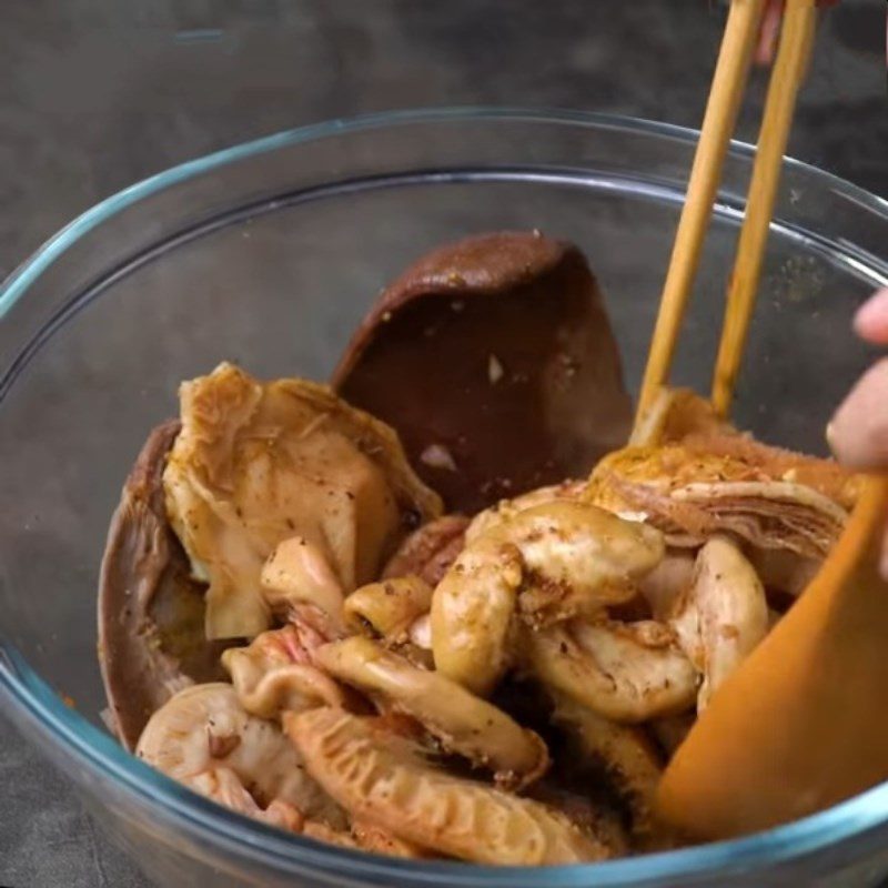 Step 2 Marinate the beef entrails using a pressure cooker