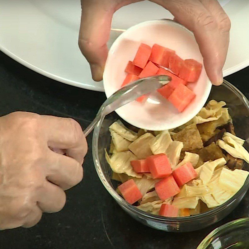 Step 2 Season the filling for vegetarian pumpkin