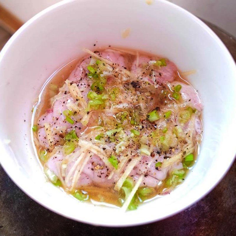 Step 2 Marinate pig brain Steamed pig brain with ginger