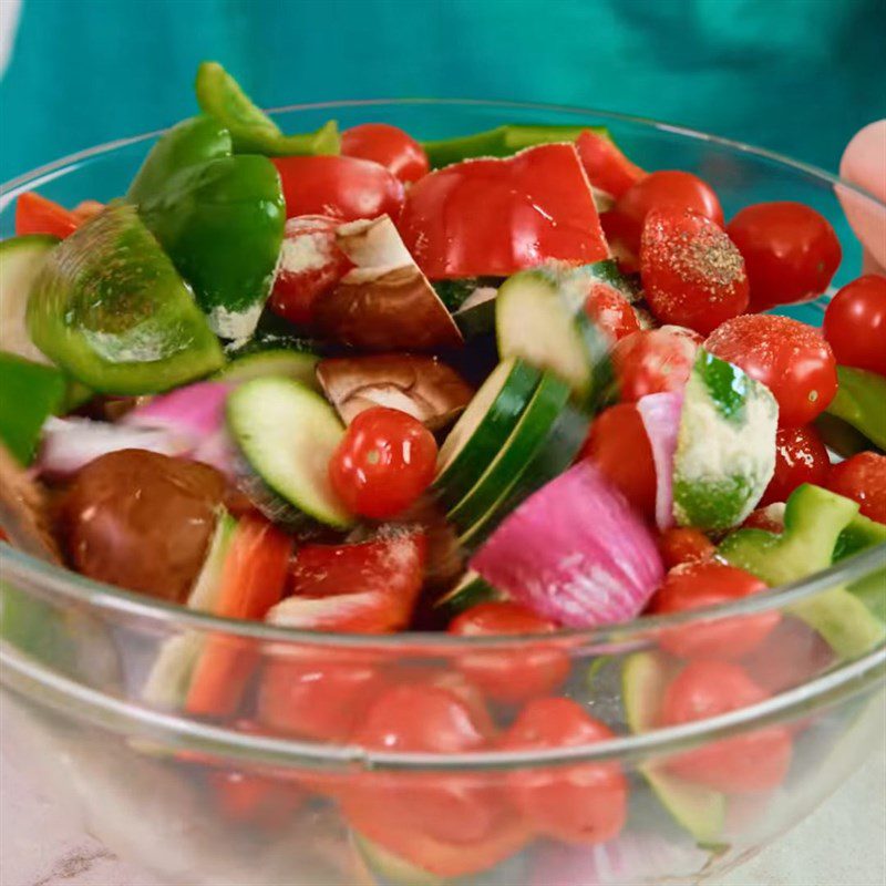 Step 2 Marinate the vegetables Skewered grilled vegetables in American style