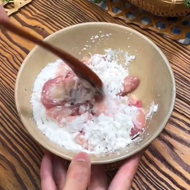 Step 2 Marinate chicken cartilage Crispy chicken cartilage with salted egg sauce