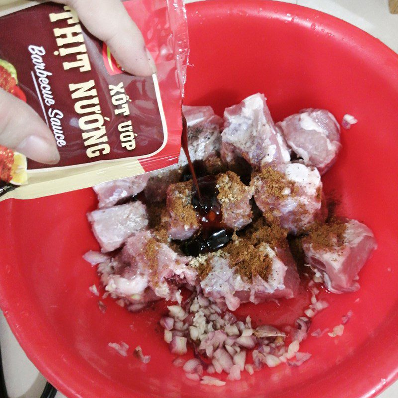 Step 2 Marinate the ribs for Five-spice Grilled Ribs using an air fryer