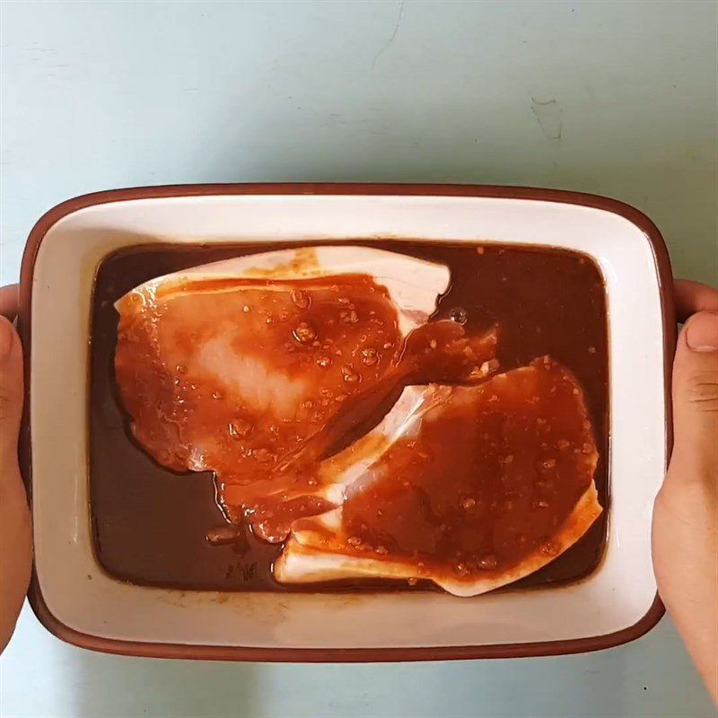 Step 4 Marinate the pork chops for miso ramen