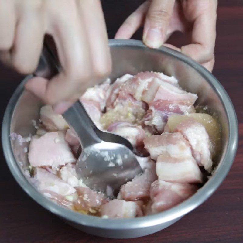 Step 1 Marinate the Meat for Braised Pork