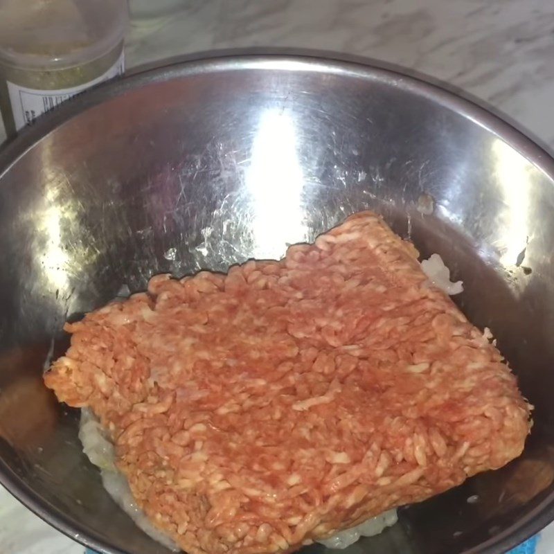 Step 2 Marinate the grilled meat of the western region using an oven