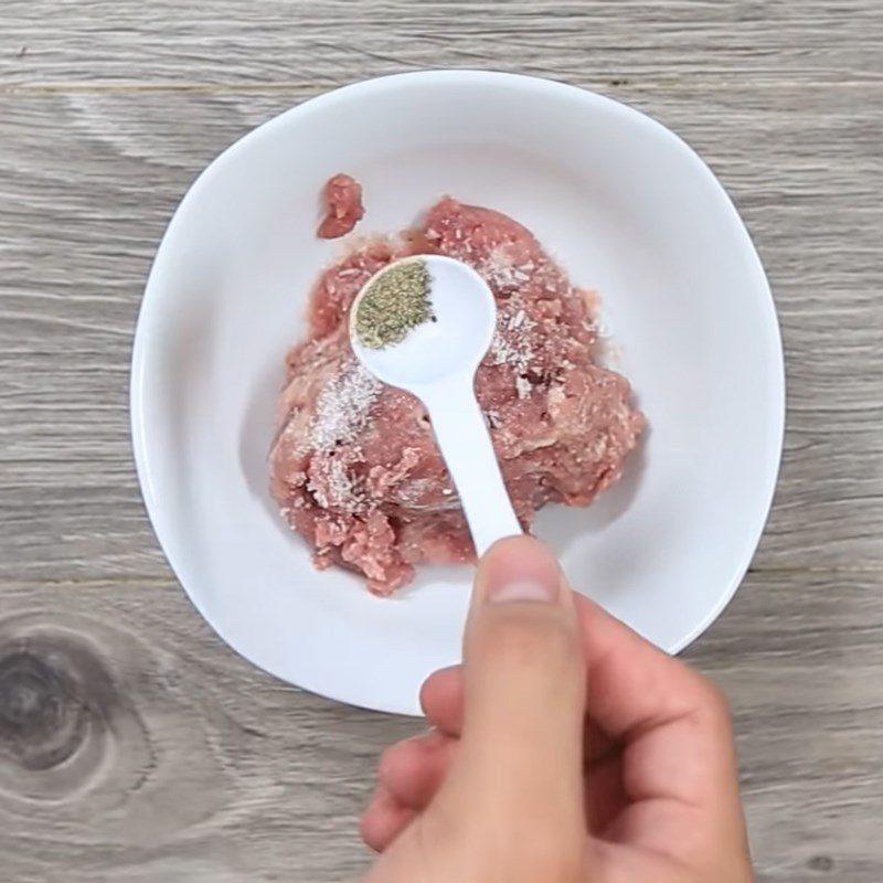 Step 1 Marinate the meat Stir-fried Minced Meat with Lemongrass and Chili