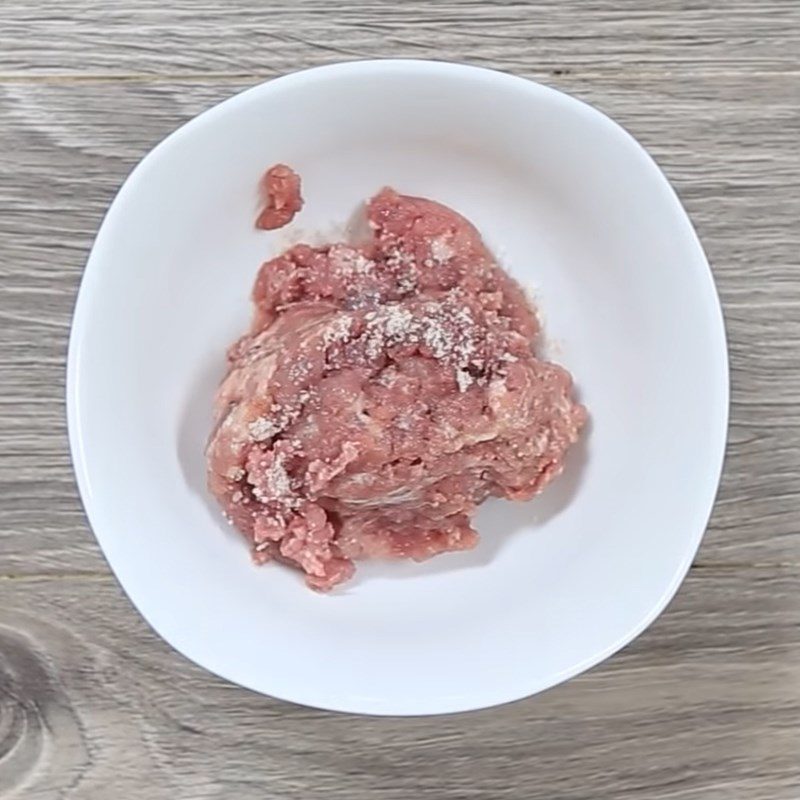 Step 1 Marinate the meat Stir-fried Minced Meat with Lemongrass and Chili