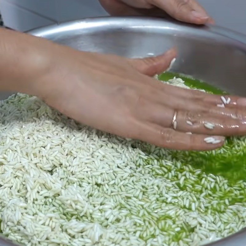 Step 1 Soak the sticky rice with pandan leaf water salty rice dumplings from the Mekong Delta