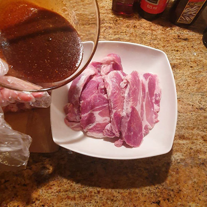 Step 2 Marinate meat Grilled meat in a pan