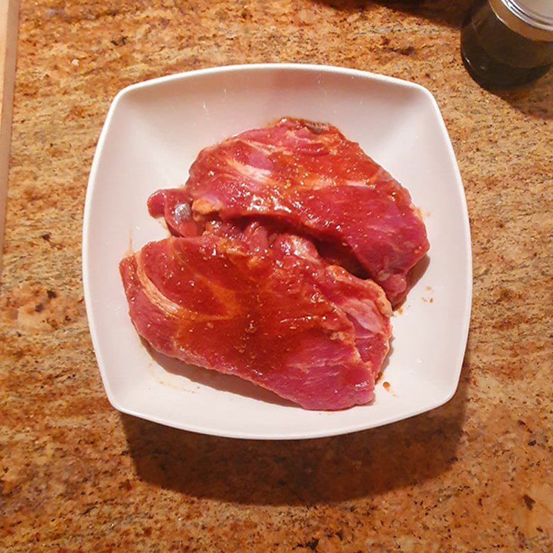 Step 2 Marinate meat Grilled meat in a pan