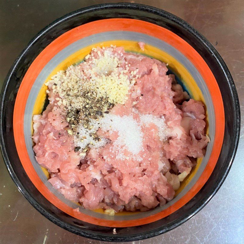 Step 2 Marinate minced meat Stir-fried cabbage with minced meat