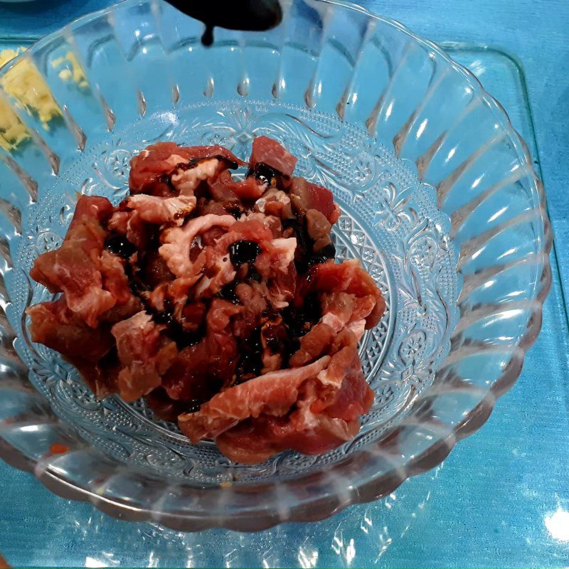 Step 3 Marinate the beef Beef stew with white radish