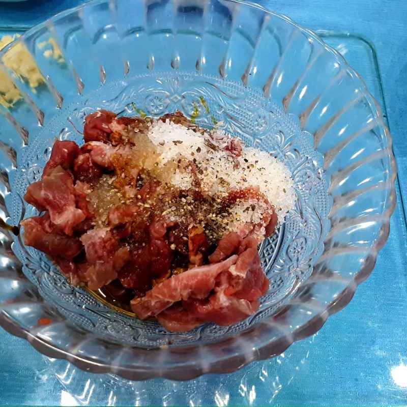 Step 3 Marinate the beef Beef stew with white radish