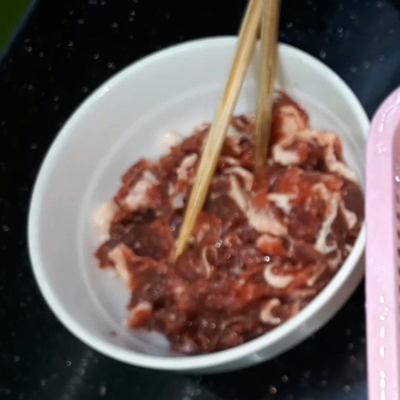 Step 2 Marinate the beef Stir-fried beef with carrot