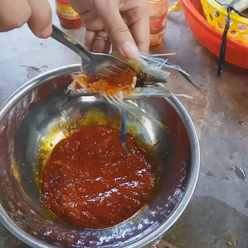 Step 2 Marinating green tiger shrimp for grilled satay