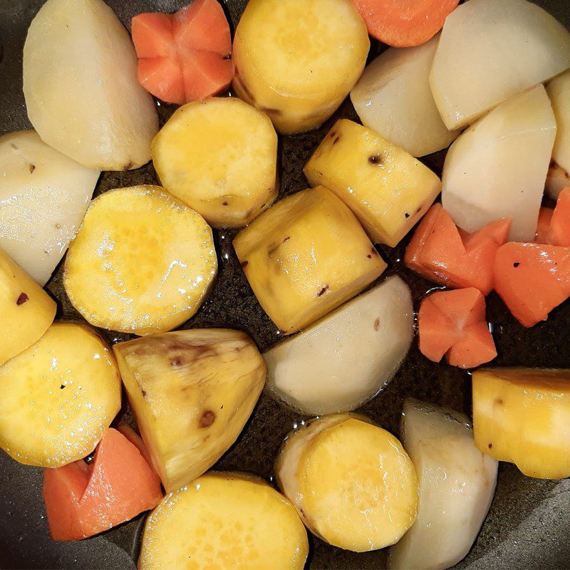 Step 2 Marinate and Fry the Ingredients Vegetarian Curry (recipe shared by user)